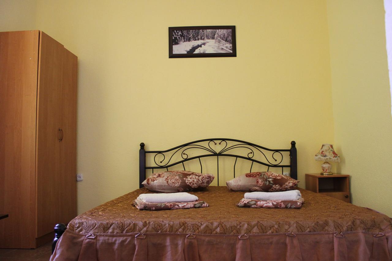 Emiliya Guest House Gagra Exterior foto